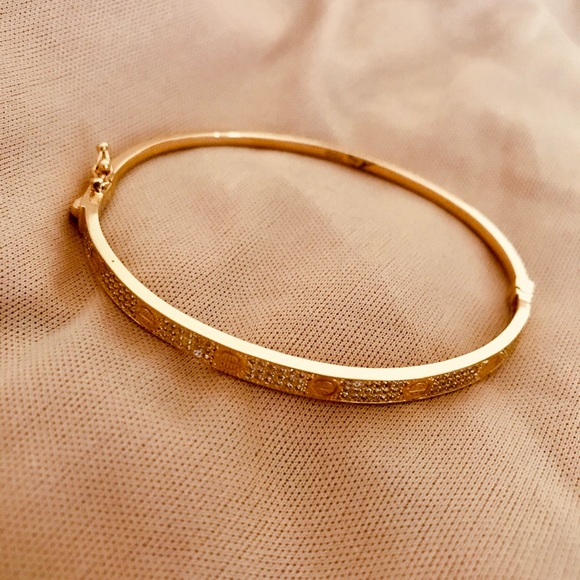 Real 18K Yellow Gold Love Bangle - Picture 3 of 7